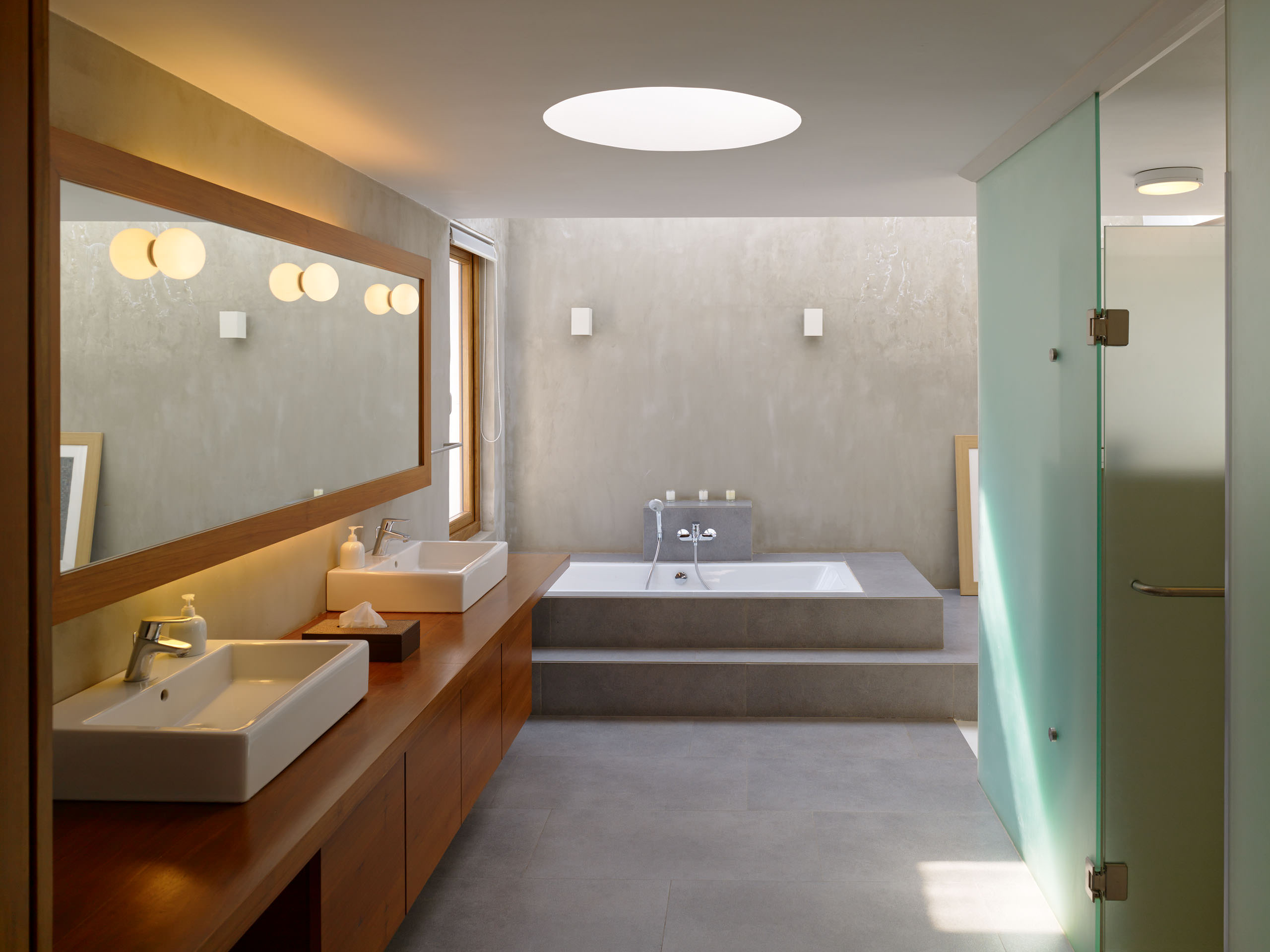 E13430 ALPA 036893 MEDIUM